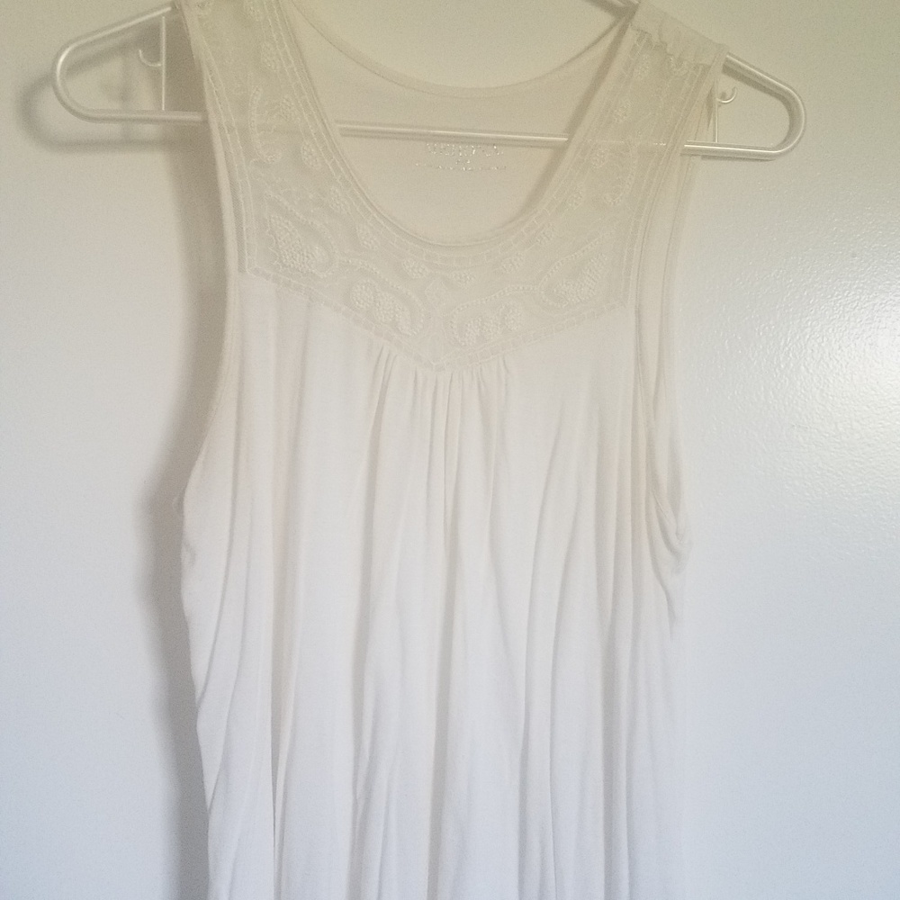 Merona tank camisol with embroidery